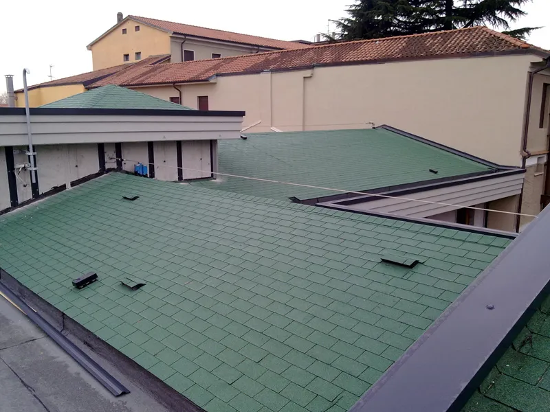 Posa di tegole canadesi a Bergamo e Milano